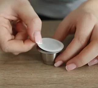 102 coperchi CAPS ME per capsule ricaricabili compatibili Nespresso* Original