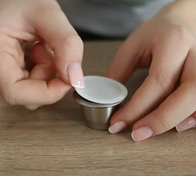 102 coperchi CAPS ME per capsule ricaricabili compatibili Nespresso* Original