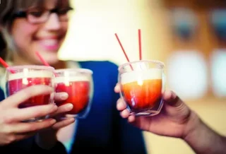 18 doppelwandige Gläser Pavina in den Größen 8 cl, 25 cl und 35 cl – Bodum