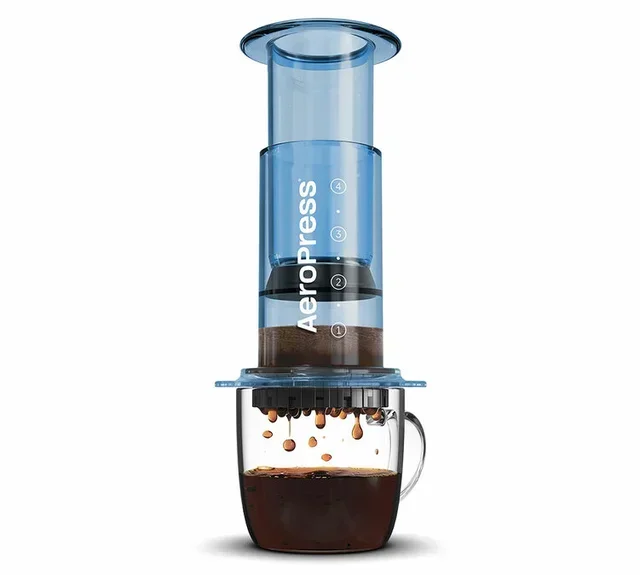 AEROPRESS Clear Blue portable coffee maker – transparent blue