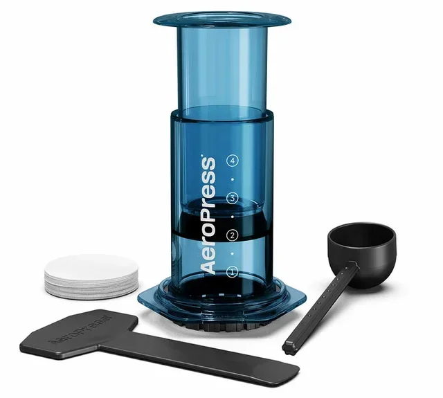 Cafeteira portátil AEROPRESS Clear Blue – azul transparente