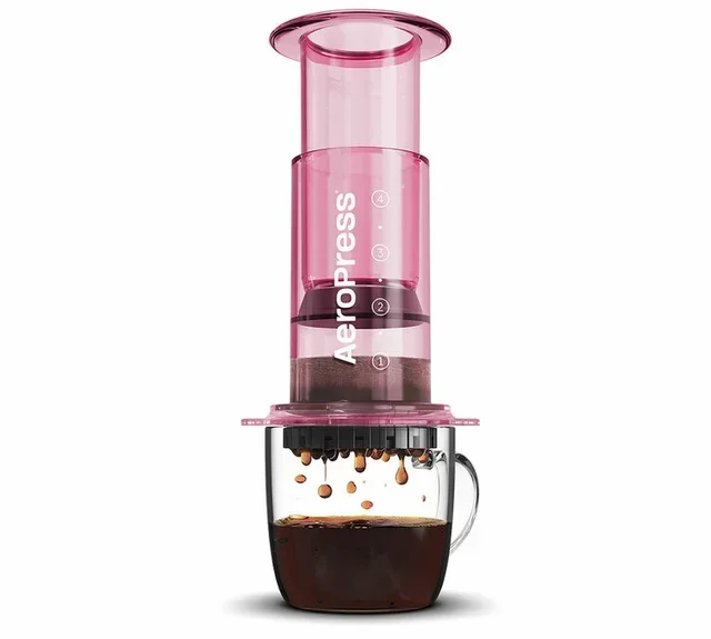 AEROPRESS Clear Pink draagbare koffiezetapparaat in transparant roze