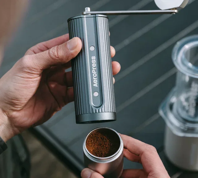 Moulin manuel AEROPRESS MG005 pour café