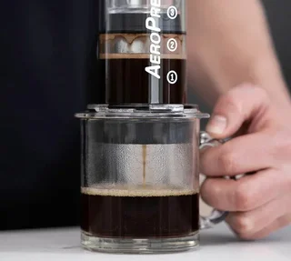 Cafeteira Manual AEROPRESS XL - 600 ml com Jarra