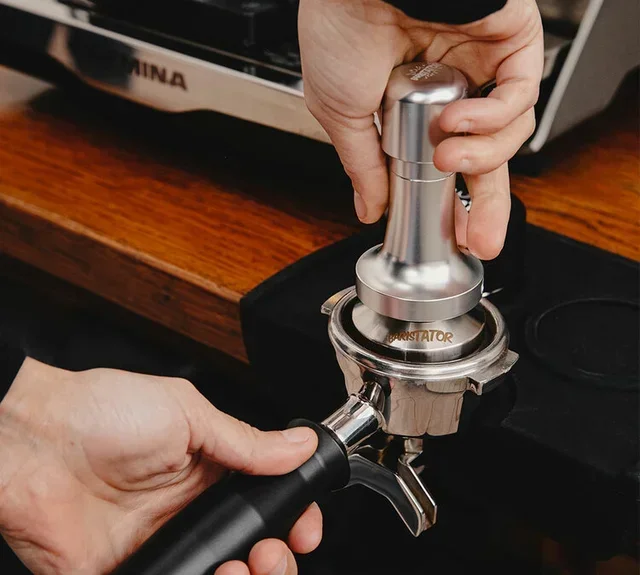 Tampão Calibrado BARISTATOR 58,6 mm - Base Profissional Aço Inoxidável
