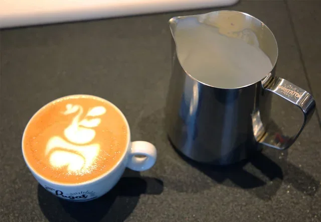 Pichet BARISTATOR 65 cl en acier inoxydable pour mousse de lait