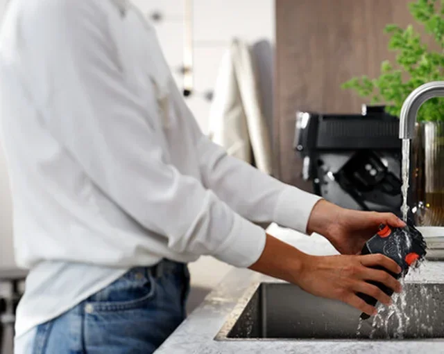 Kaffeevollautomat DELONGHI Magnifica Start ECAM 220.21.B - Schwarz