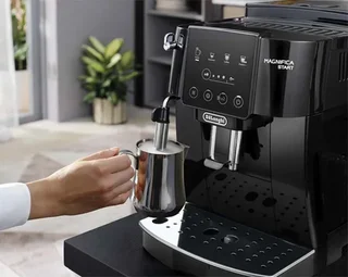 Kaffeevollautomat DELONGHI Magnifica Start ECAM 220.21.B - Schwarz