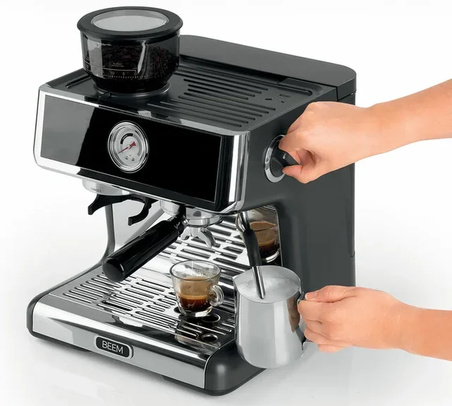 BEEM Grind Expert Espressomaschine mit integriertem Mahlwerk