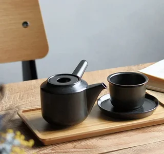 Black Cup and Saucer "Leaves to tea" - Kinto