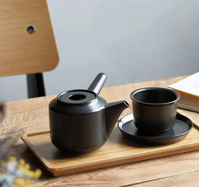 Черна чаша с блюдце «Leaves to tea» – Kinto