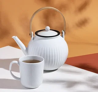 BODUM Douro dugattyús teáskanna, fekete porcelán, 1,5 liter.