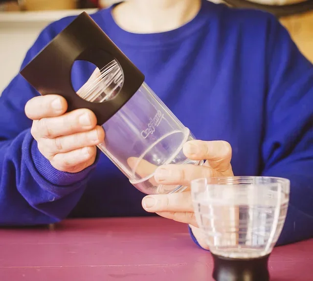 Преносима кафеварка с филтър и бутилка CAFFLANO Go-Brew, черна