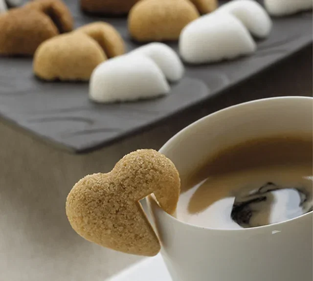 CANASUC Heart-Shaped Sugar Cubes – 32 Pieces