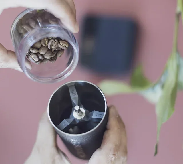 Kaffekvarn COMANDANTE C40 MK4 Nitro Blade American Cherry