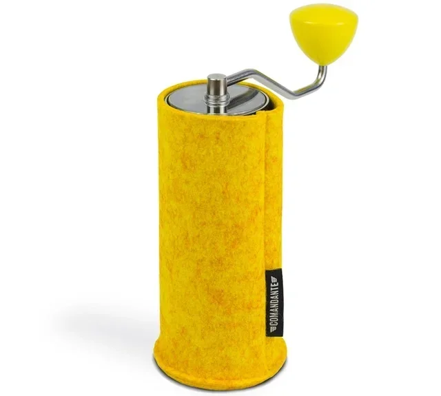 Sáfrány színű filc tok Comandante C40-hez