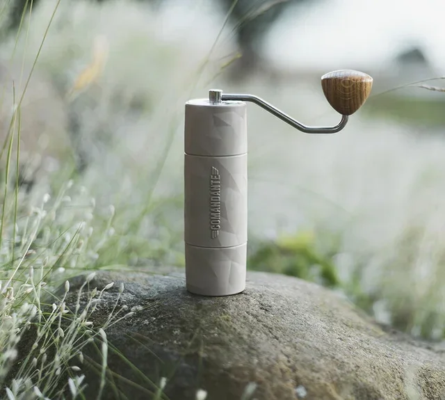 Handmatige koffiemolen COMANDANTE X25 Trailmaster Dune