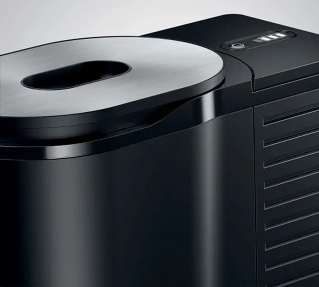 Cool Control (EB) 0.6L Црна за млечне напитке Jura