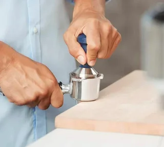 Pressino Caffè DeLonghi Legno Blu 51 mm