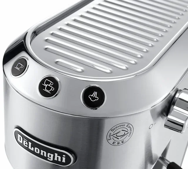 DeLonghi Dedica Arte EC885.M Metall Espressomaskin med LatteArt Ångmunstycke + Barista Kit