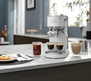 Máquina de café espresso DeLonghi Dedica Duo EC890.WI Branca