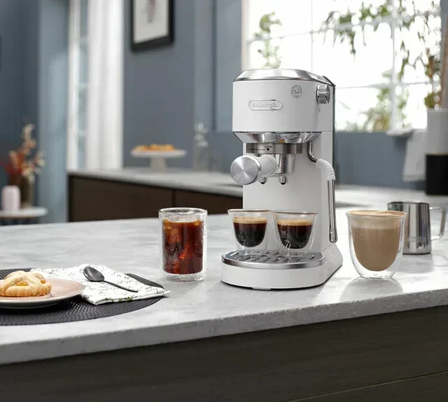 Macchina per espresso DeLonghi Dedica Duo EC890.WI Bianca