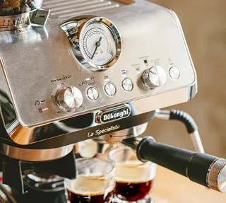 De'Longhi EC9155.MB La Specialista Arte -espressokone + barista-setti