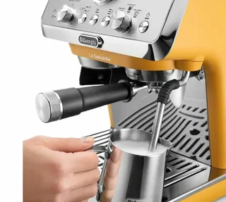 Macchina per Espresso DeLonghi EC9155.YE La Specialista Arte Gialla + Kit Barista