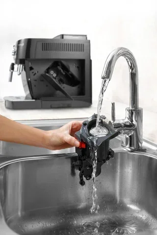 Macchina Caffè Automatica DELONGHI Magnifica S ECAM 22.127.B - Nero