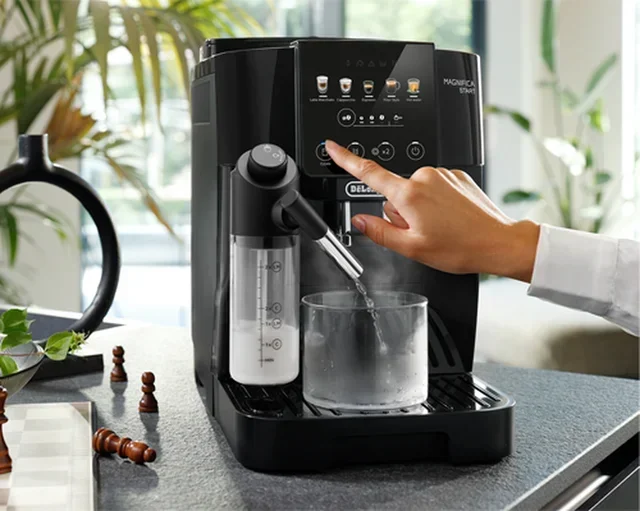 Máquina de Café Automática DELONGHI Magnifica Start FEB 2291.B - Preta