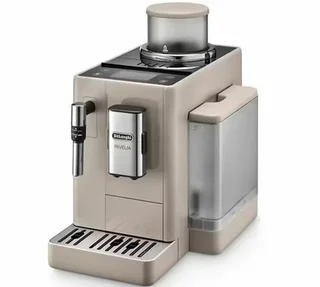 Macchina da caffè espresso Delonghi Rivelia FEB 4455.BG, colore beige sabbia latte – confezione con caffè per 4 mesi e prodotti per la manutenzione.