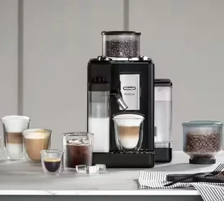 Macchina Caffè Automatica DeLonghi Rivelia FEB4455.B Nero Onice - Kit 4 Mesi Manutenzione