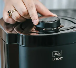 Máquina de café de filtro Look V Glass 1025-02 Preta - Melitta