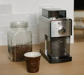 Moedor elétrico KOTTEA CK404S aço escovado