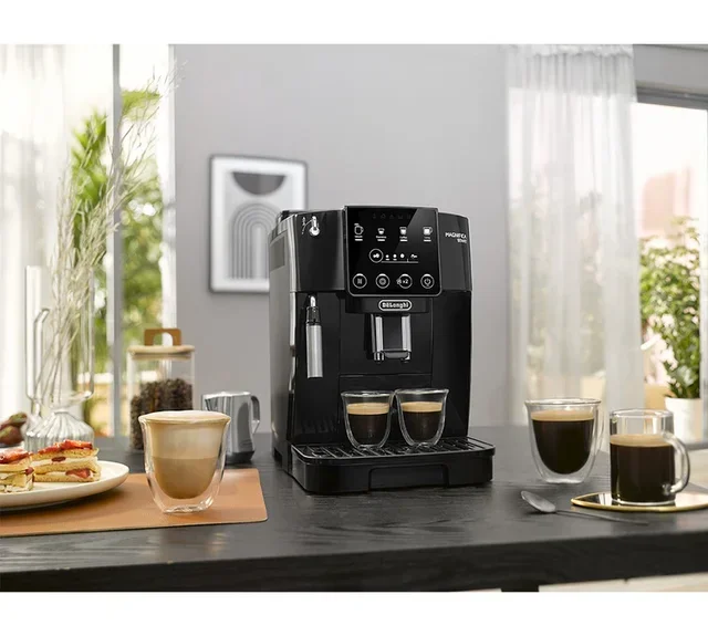 Macinacaffè automatico DELONGHI Magnifica Start FEB 2221.B, colore nero + confezione con caffè per 4 mesi.