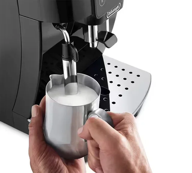 Macinacaffè automatico DELONGHI Magnifica Start FEB 2221.B, colore nero + confezione con caffè per 4 mesi.