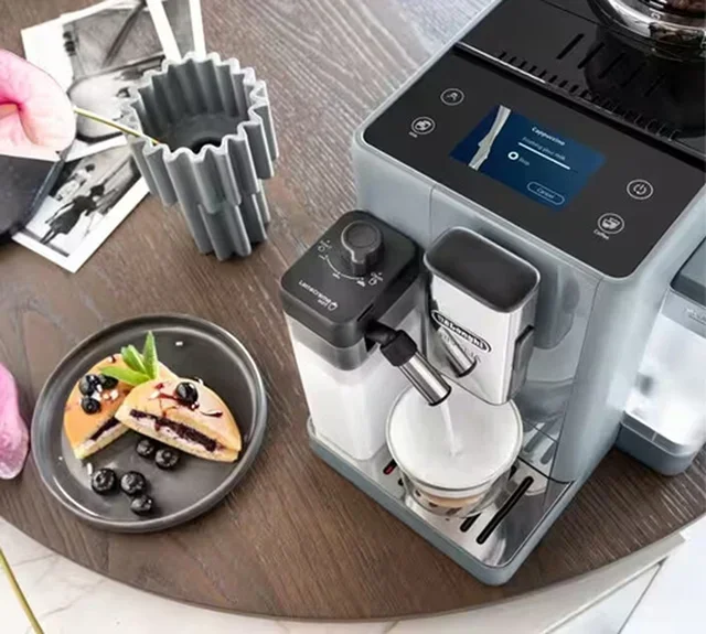 Macinacaffè Espresso DELONGHI Rivelia FEB 4455.G Grigio Ciottolo Latte - Pacchetto 4 Mesi Caffè e Manutenzione