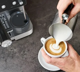 NINJA ES501EU Espresso Gép Beépített Őrlővel