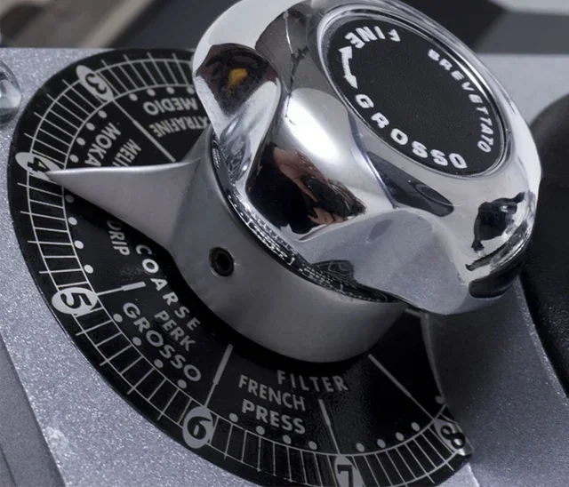 Eureka Drogheria MCD4 professzionális kávédaráló 75 mm-es őrlőkövekkel