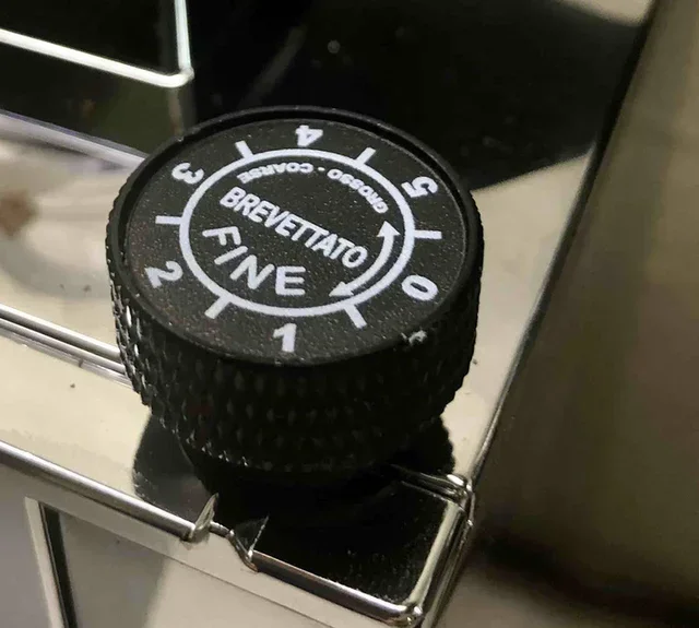 Moedor EUREKA Mignon Specialità – Gama Silent, Verde e Cromado