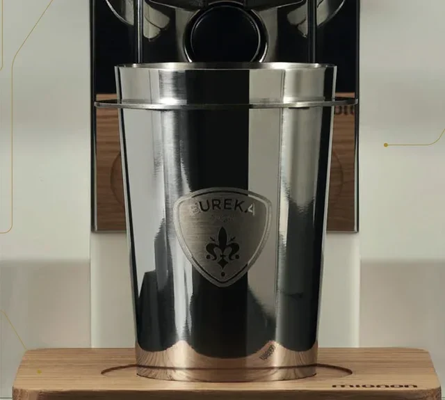 EUREKA ORO Mignon Single Dose koffiemolen wit en eikenhout met Blow up