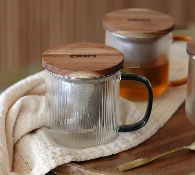 Teeglas mit Sieb 300 ml rauchgrau Akazienholz-Deckel OGO Living