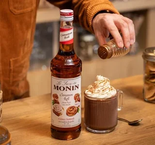 MONIN Gourmet Paket - 3 Sirupa (Bundev Začin, Gingerbread, Cimet) 3x70cl + Pumpa