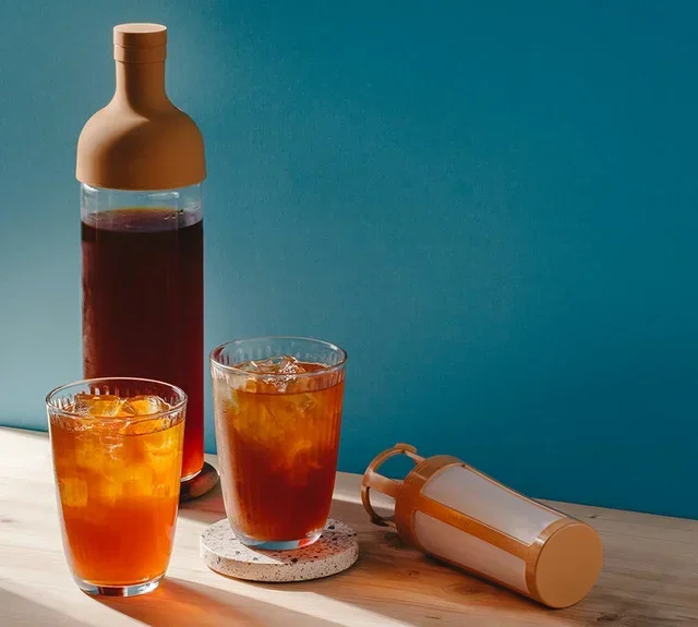 HARIO Filter-in Bottle for Cold Brew - Iced Coffee Extraction - 700 ml - Beige