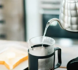 Prensa Francesa HARIO U 600mL Preta