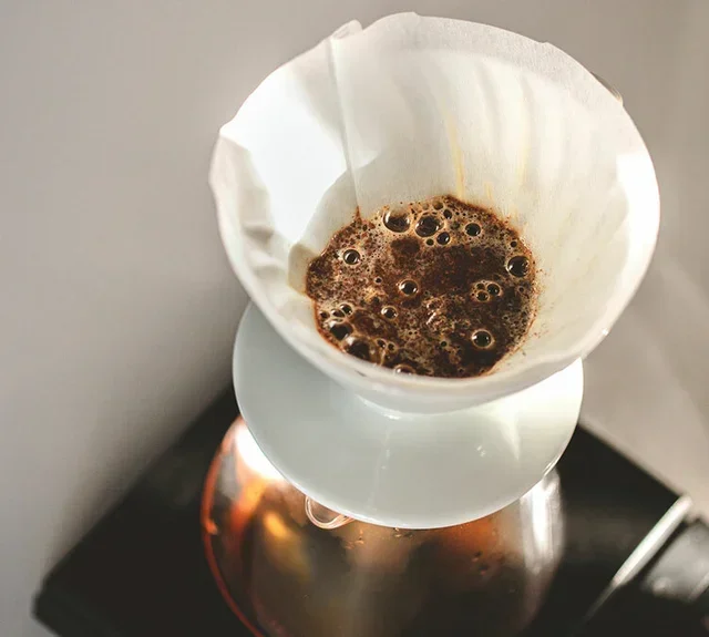 HARIO V60 VDC-02 dripper, bijeli porculan, za 2-4 šalice