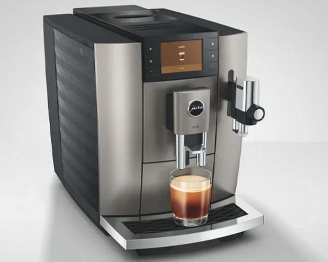 Macchina caffè automatica JURA E8 Midnight Silver (ED) – Smart Connect in omaggio