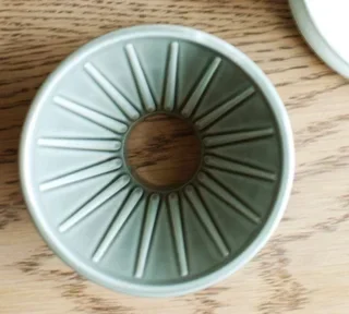 Kinto SCS-04-BR conical grey 4-cup dripper