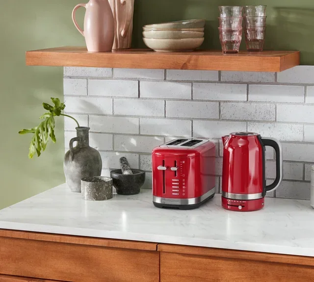 Kitchenaid 5KEK1701EER Empire Rød Vannkoker 1.7L med Temperaturstyring