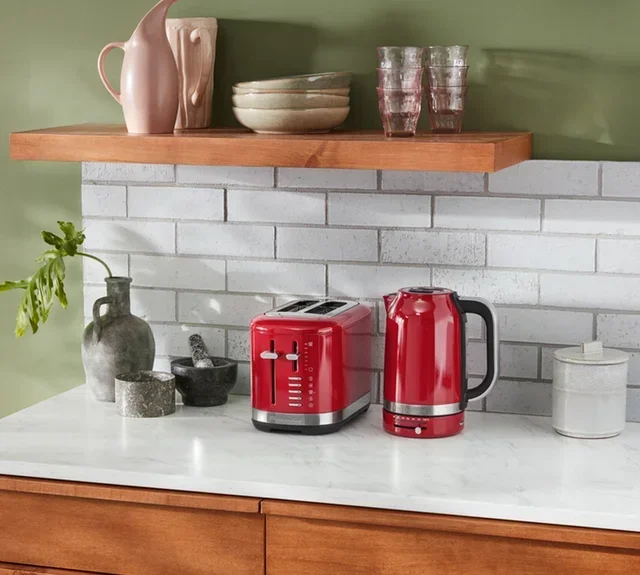 Set Colazione KitchenAid: Bollitore e Tostapane Rosso Impero